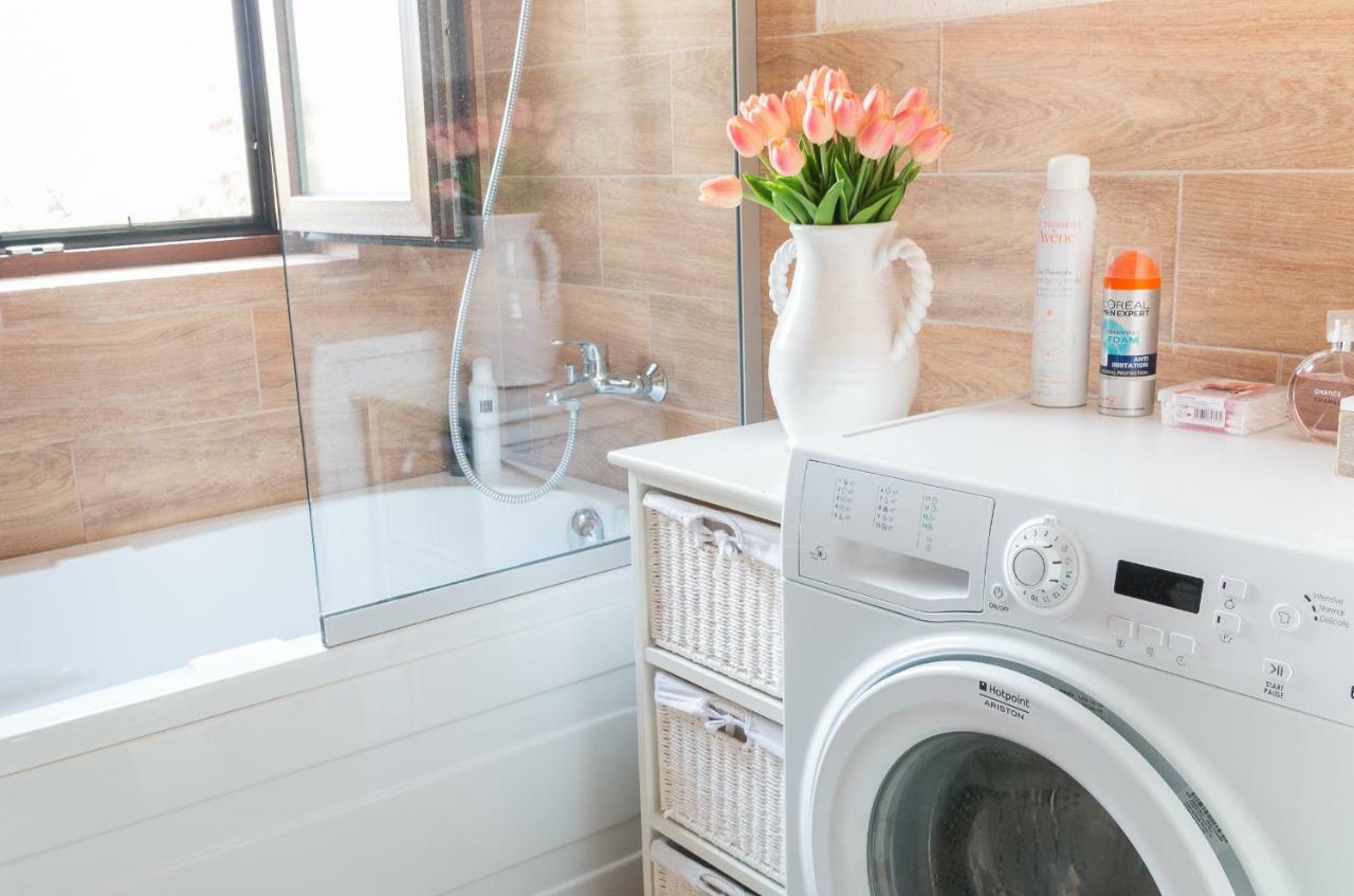 Cozy Flat In The Heart Of The City Oradea Exteriör bild